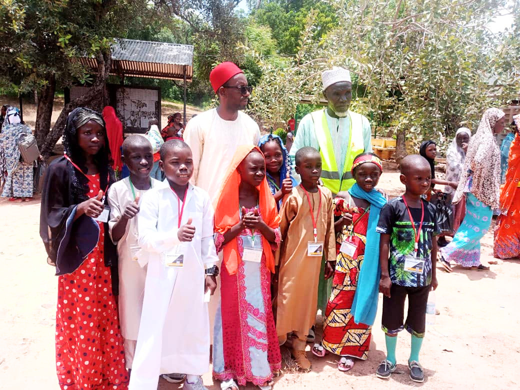 Enfants bénéficiant des actions de l'ONG ÉCOLE POUR TOUS